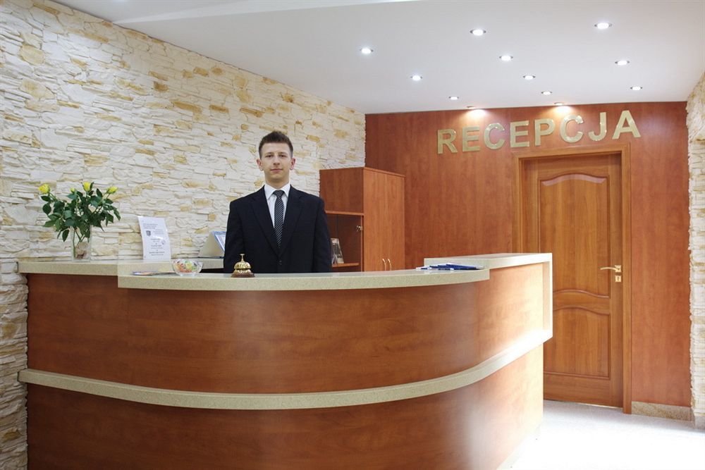 Aparthotel Adler Krasków Exterior foto