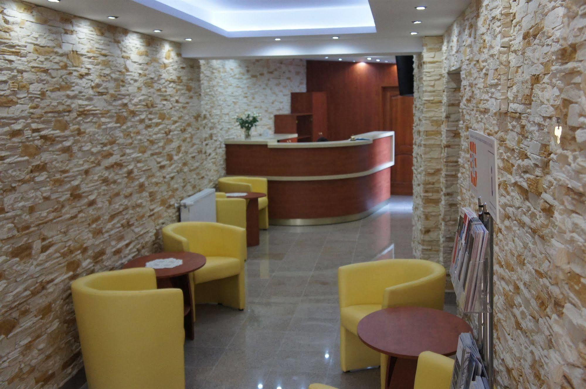 Aparthotel Adler Krasków Exterior foto